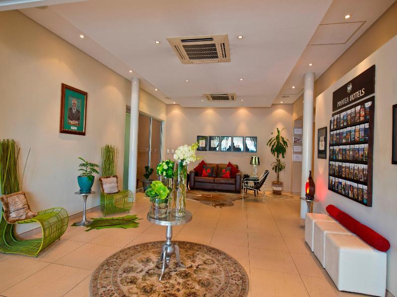 Protea Hotel By Marriott Windhoek Furstenhof Exterior foto