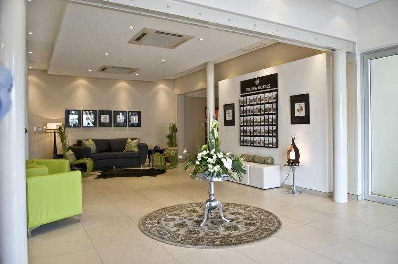 Protea Hotel By Marriott Windhoek Furstenhof Exterior foto